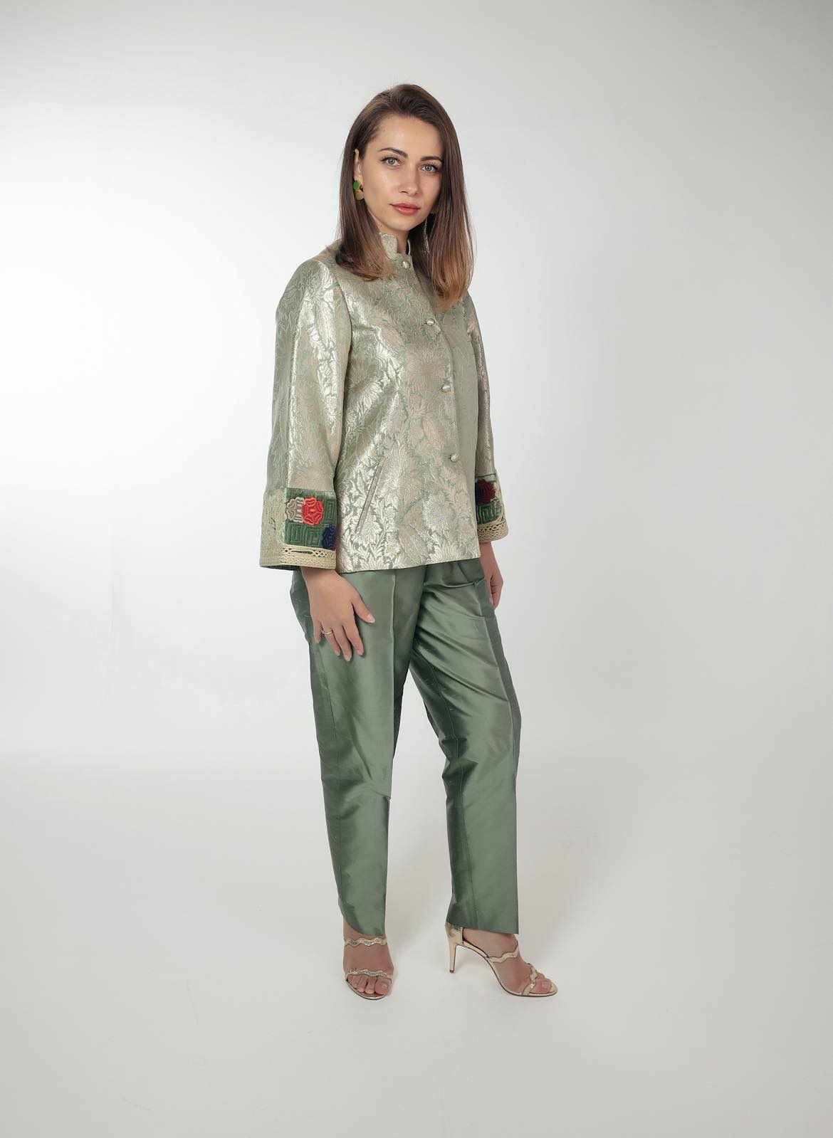 Gulabaton Silk Embroidery Suit